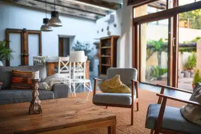 Comment aménager son intérieur avec des meubles de qualité achetés sur internet