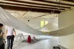 Comment réussir la rénovation de plafonds tendus