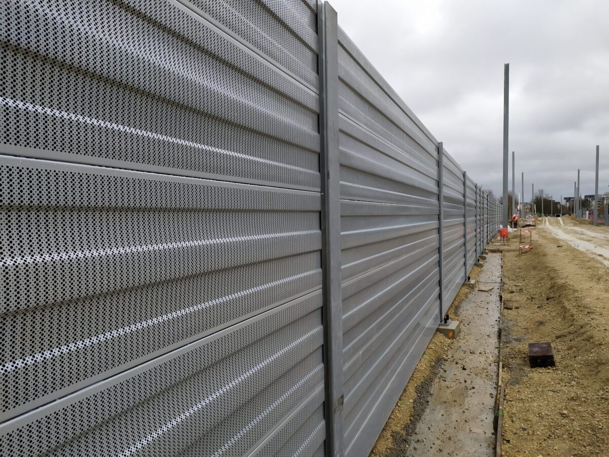 Construire un mur anti-bruit : matériaux et techniques