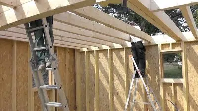 Quelles sont les différentes étapes pour construire une maison en bois