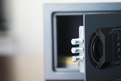 Comment renforcer la sécurité de votre maison avec un coffre-fort ?