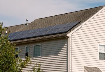 Les panneaux solaires : types, avantages et installation